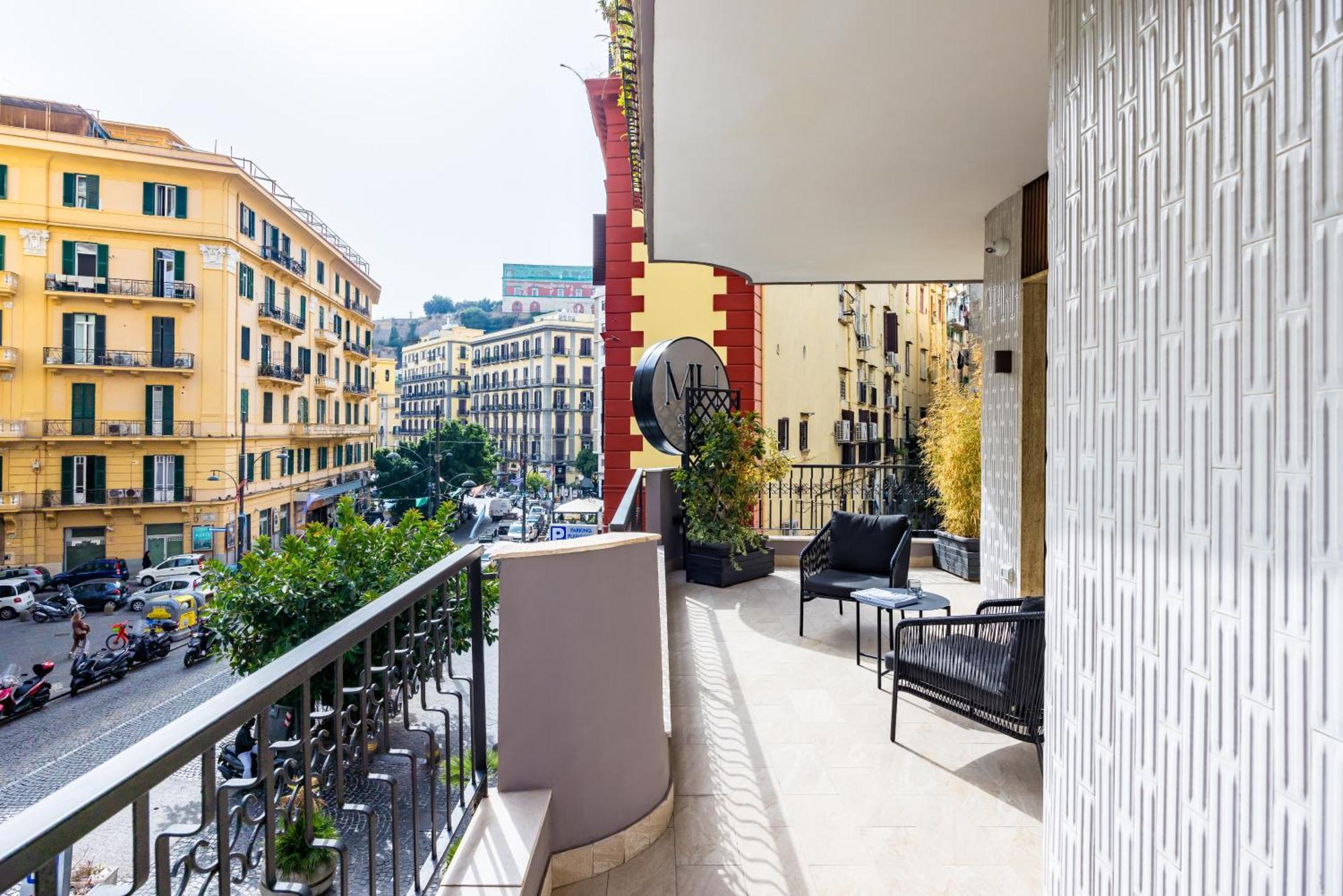 Mh Suites Plebiscito Неаполь Экстерьер фото