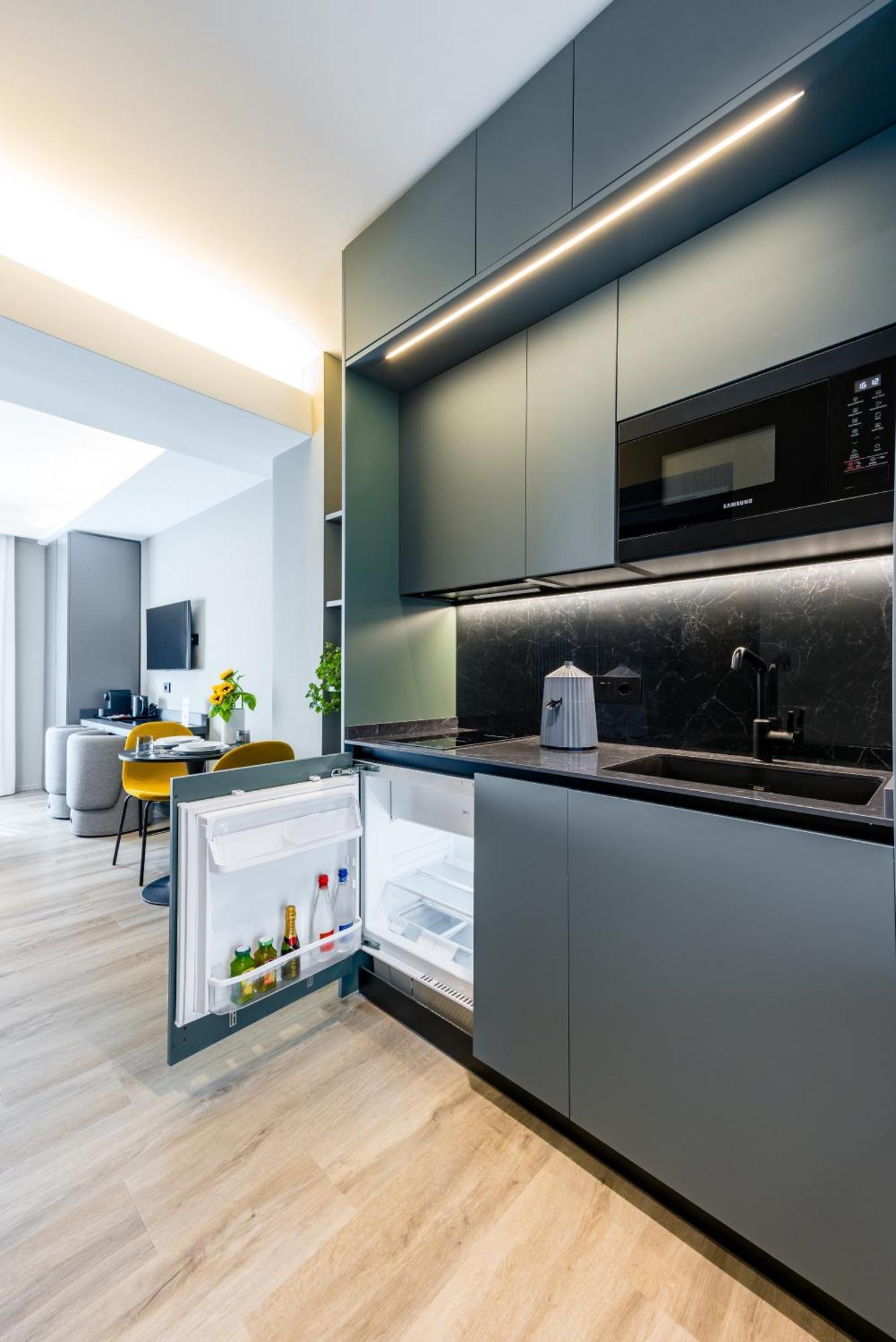 Mh Suites Plebiscito Неаполь Экстерьер фото